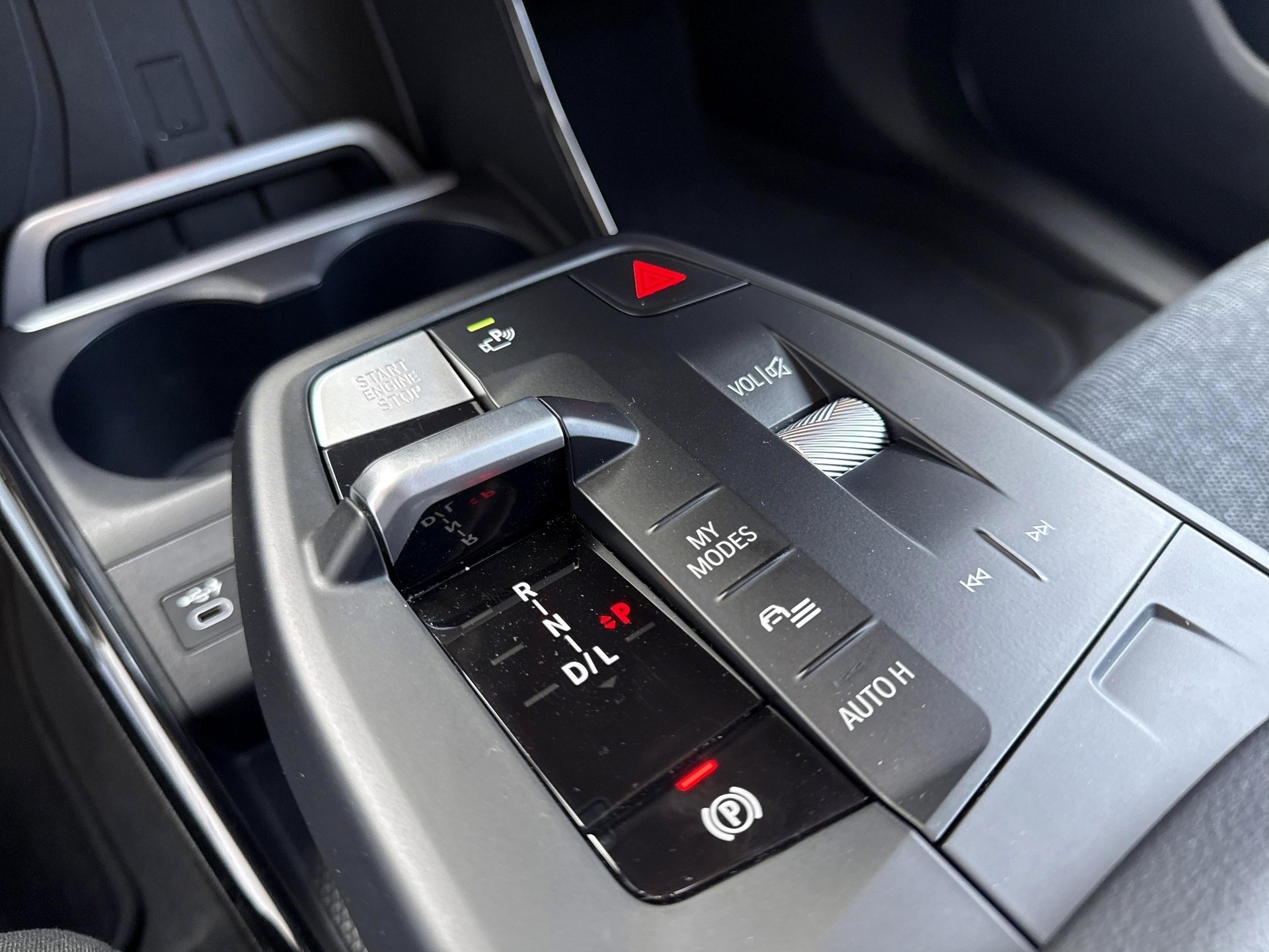BMW 218d Active Tourer-image-9
