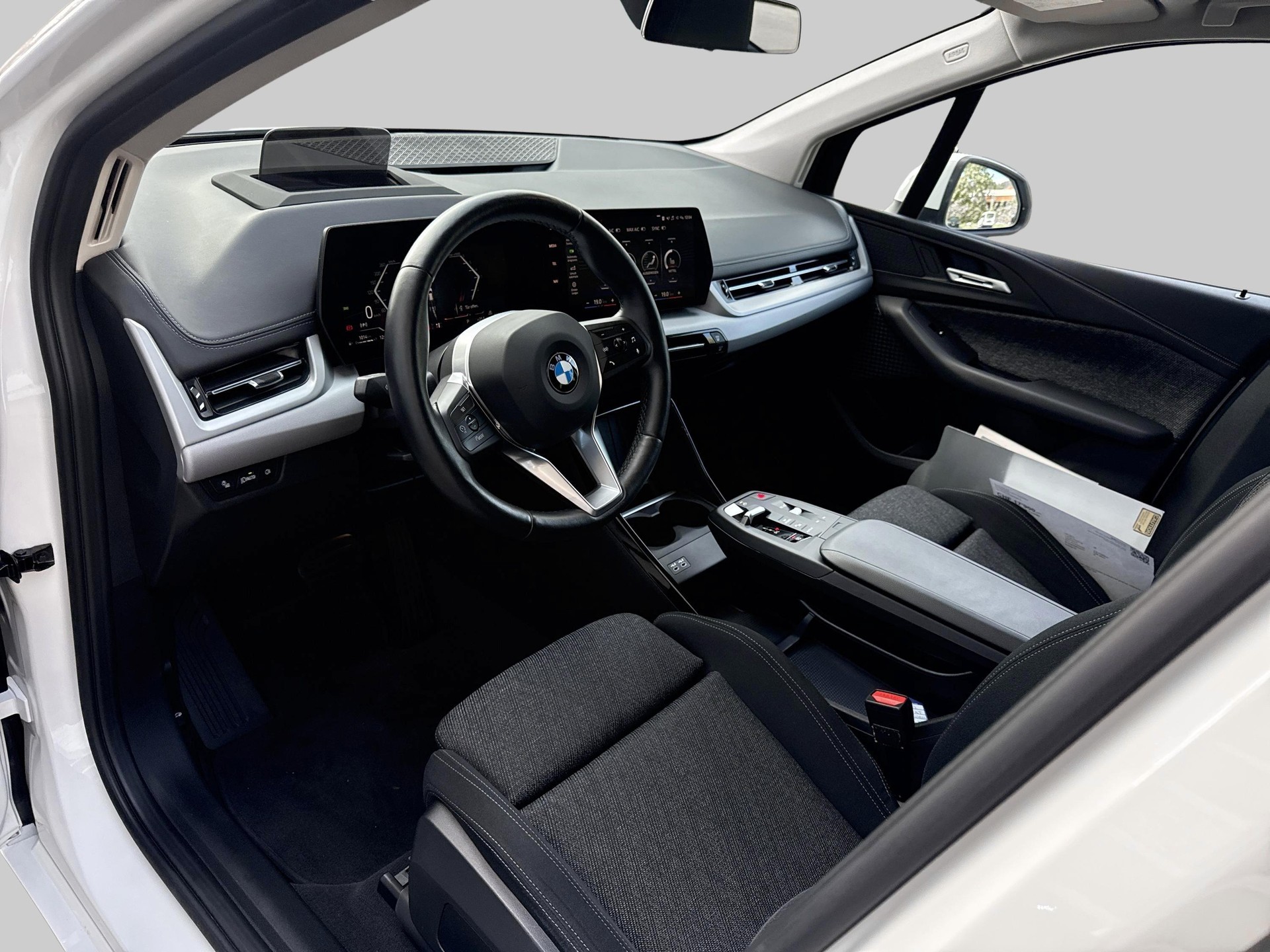 BMW 218d Active Tourer-image-6