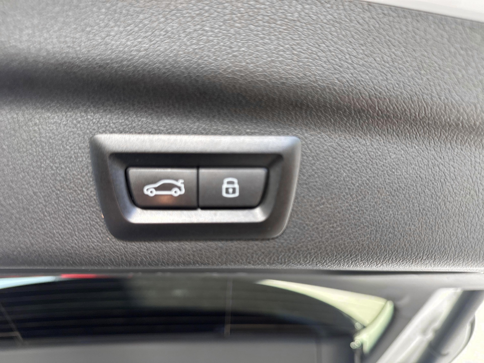 BMW 218d Active Tourer-image-19