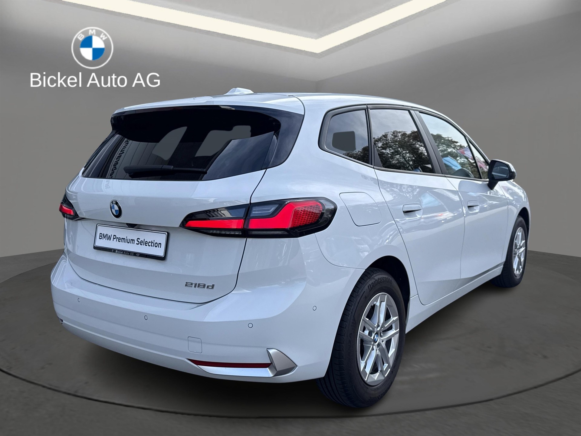 BMW 218d Active Tourer-image-1