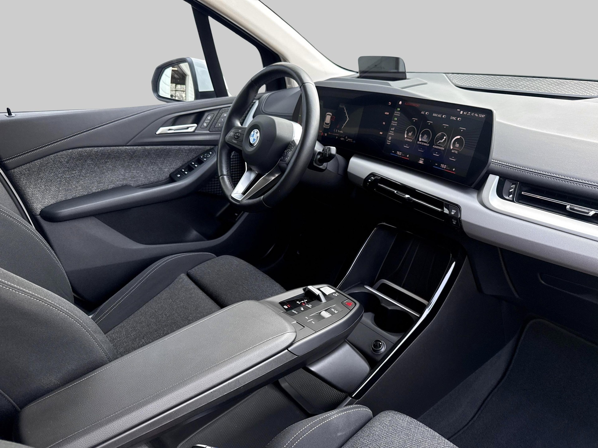 BMW 218d Active Tourer-image-7