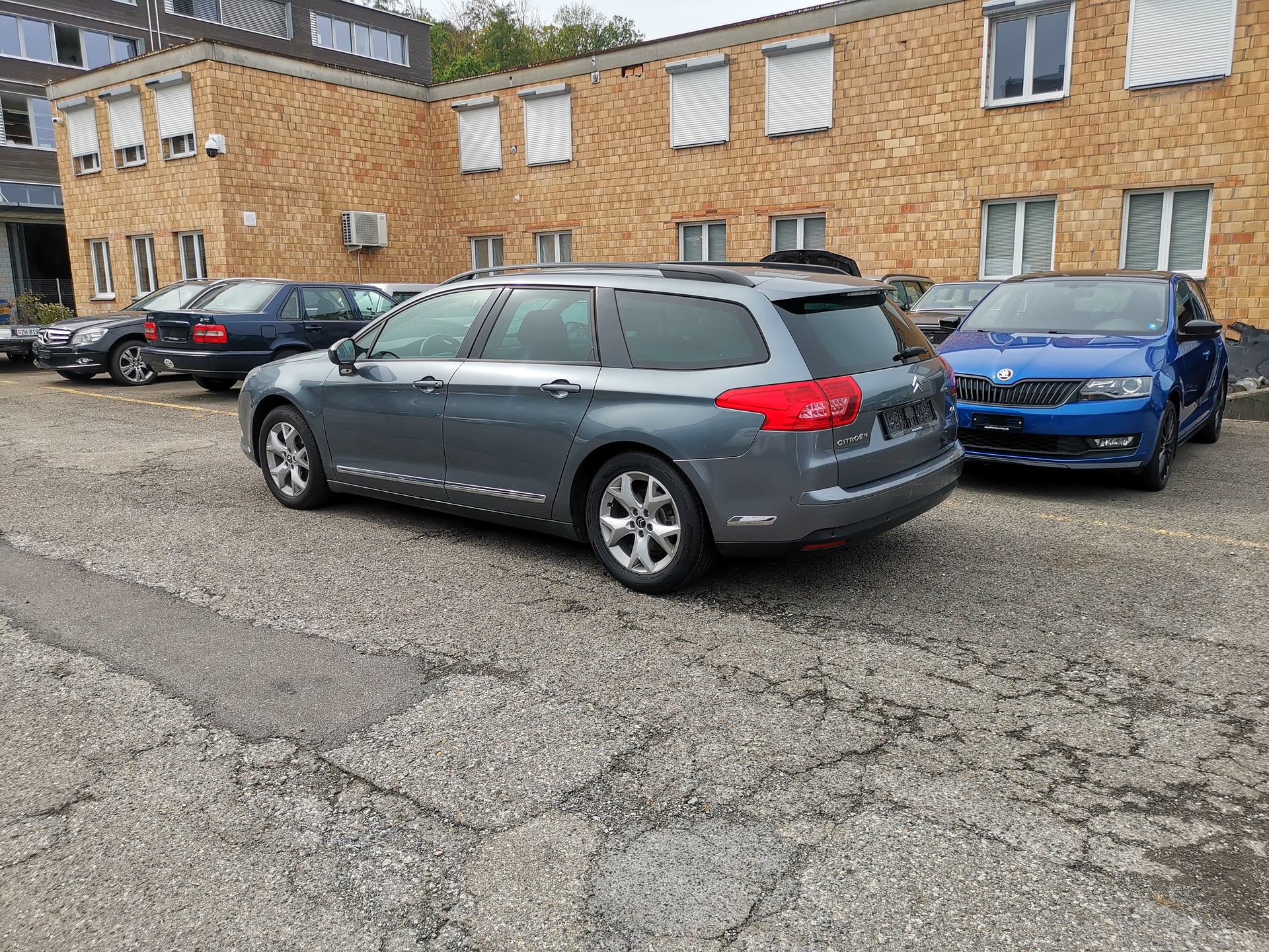 CITROEN C5 Tourer 2.0 HDi Dynamique Automatic-image-2