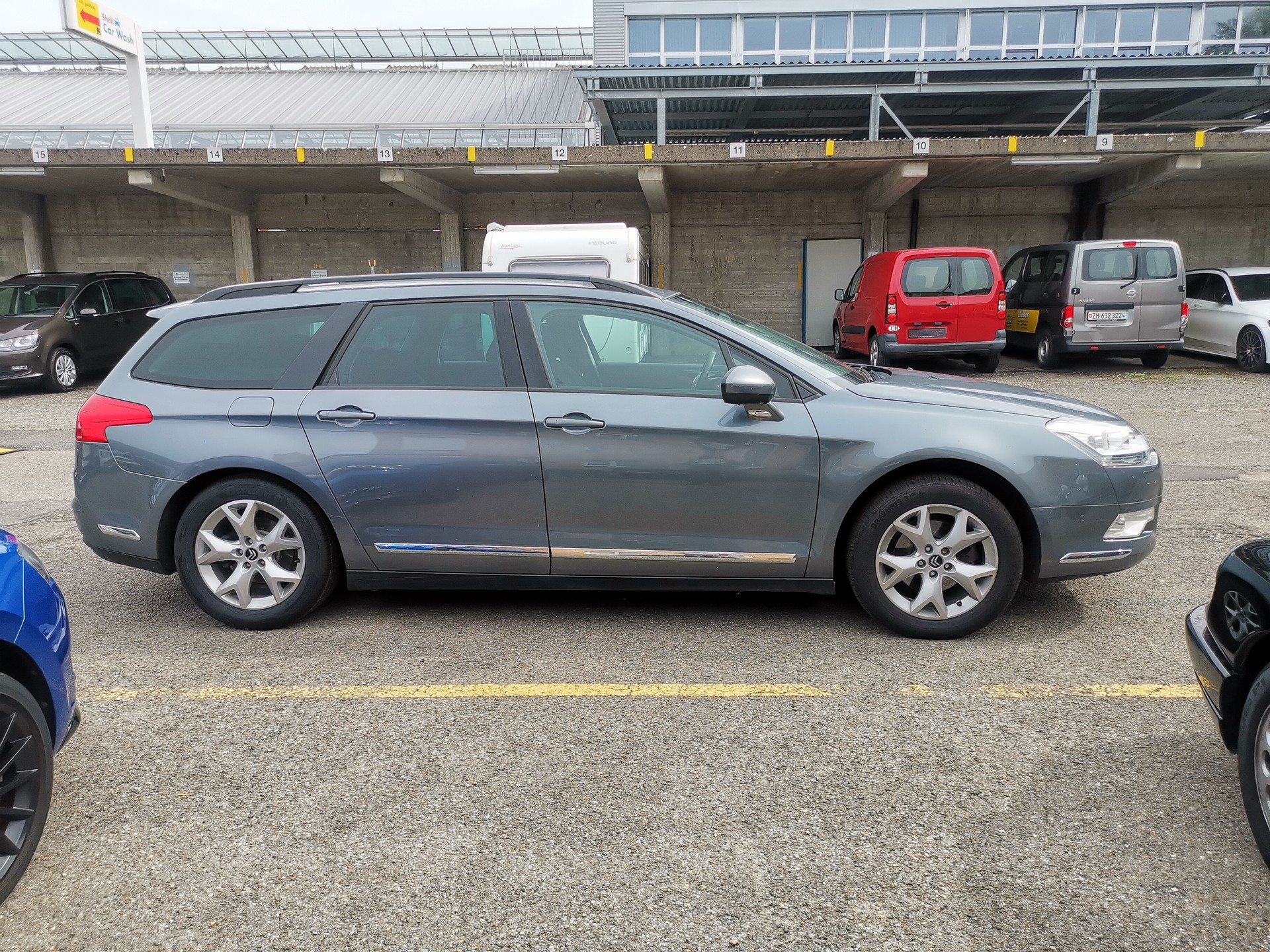 CITROEN C5 Tourer 2.0 HDi Dynamique Automatic-image-5