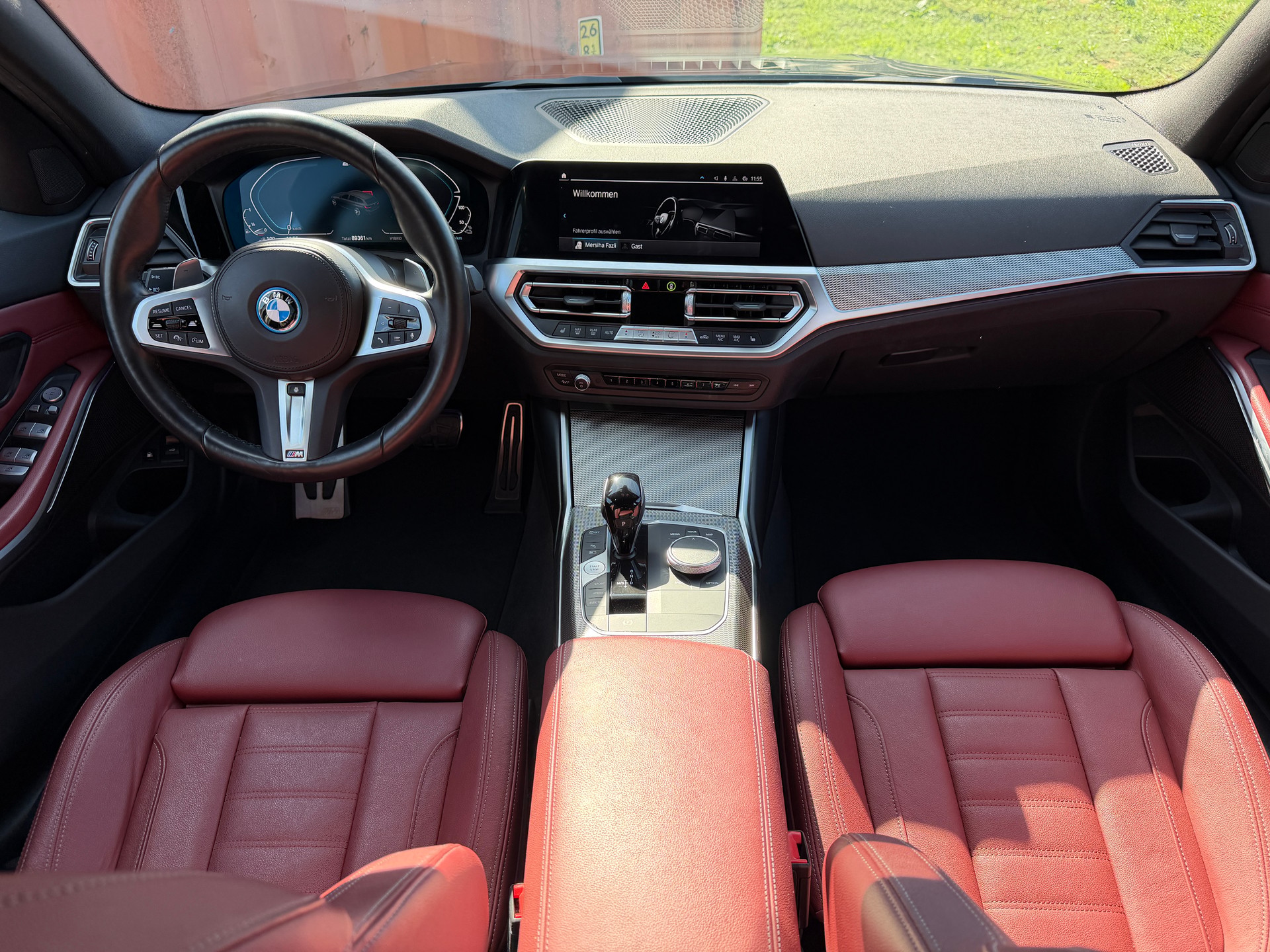 BMW 330e xDrive SAG Touring-image-8