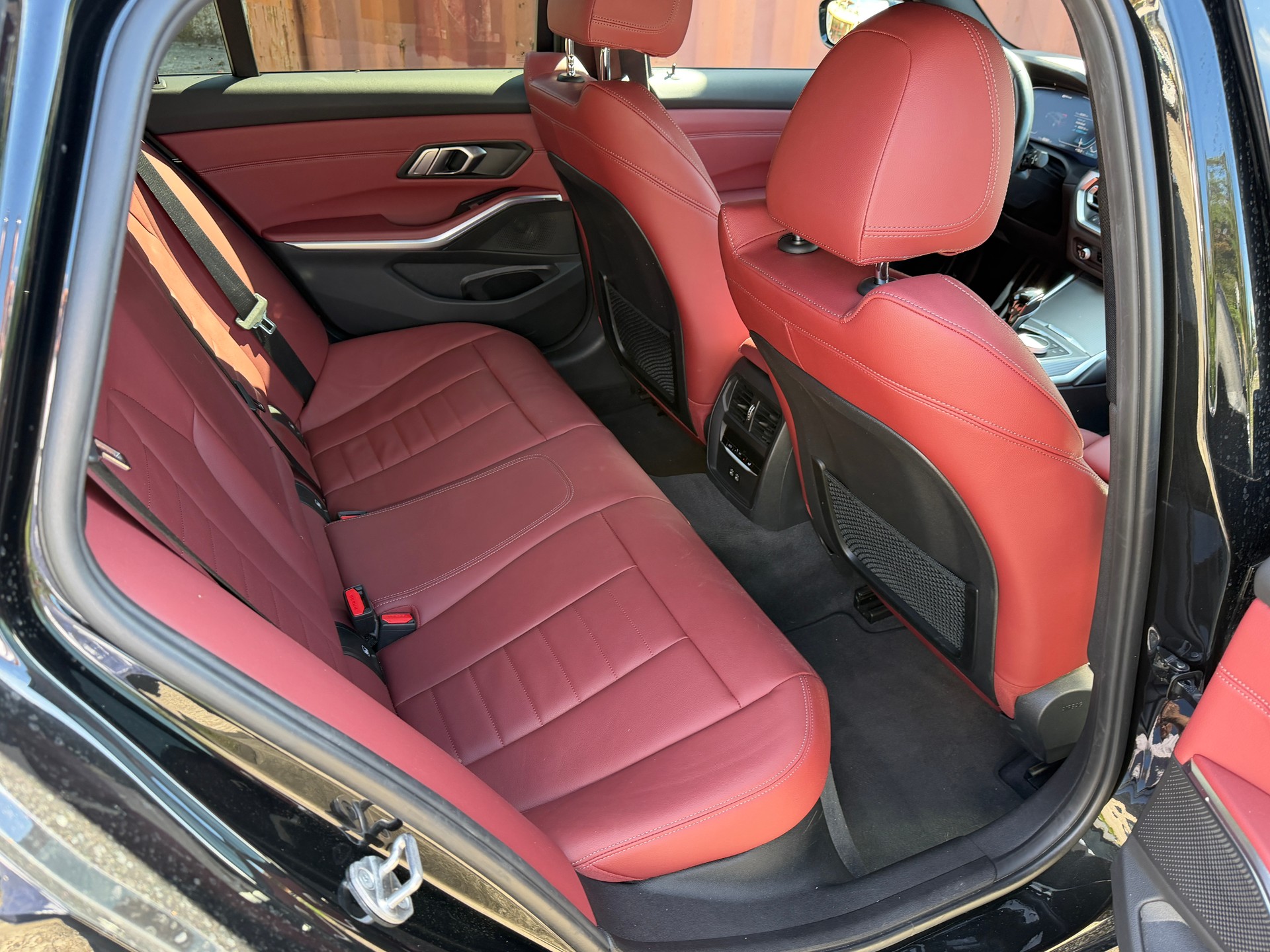 BMW 330e xDrive SAG Touring-image-12