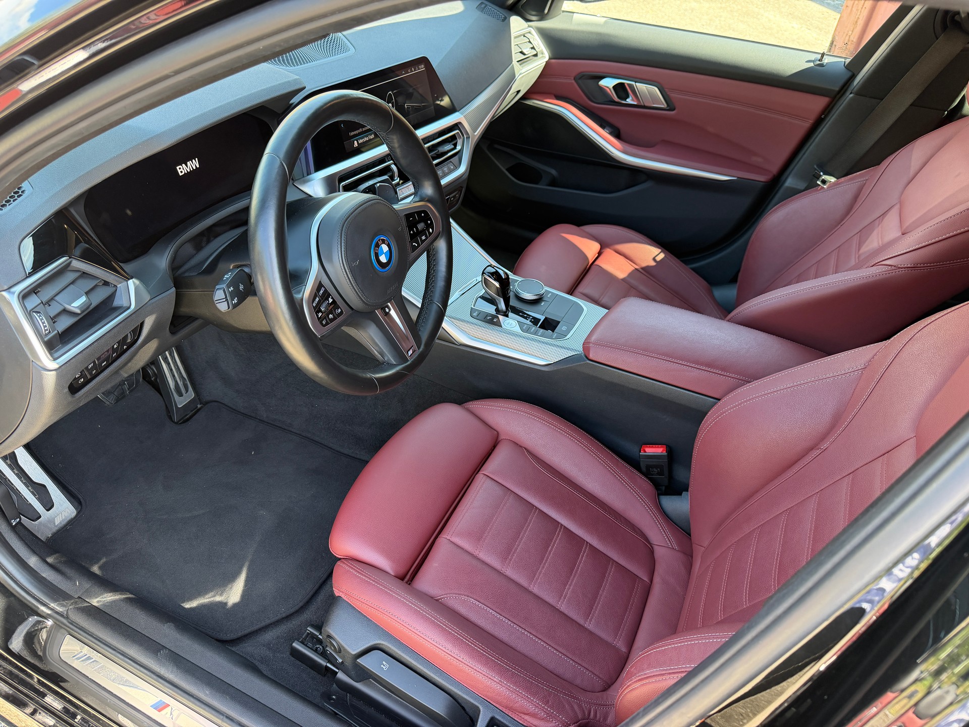 BMW 330e xDrive SAG Touring-image-9