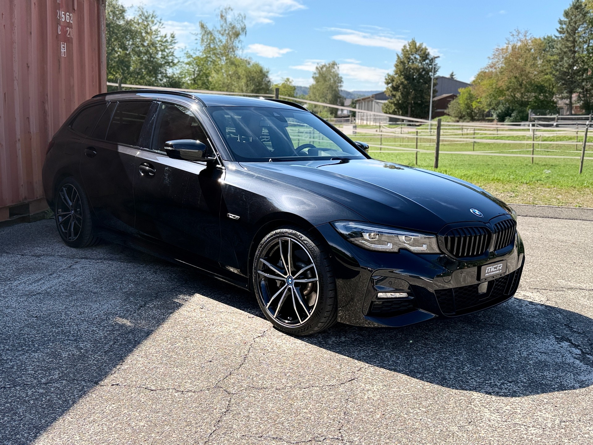 BMW 330e xDrive SAG Touring-image-6