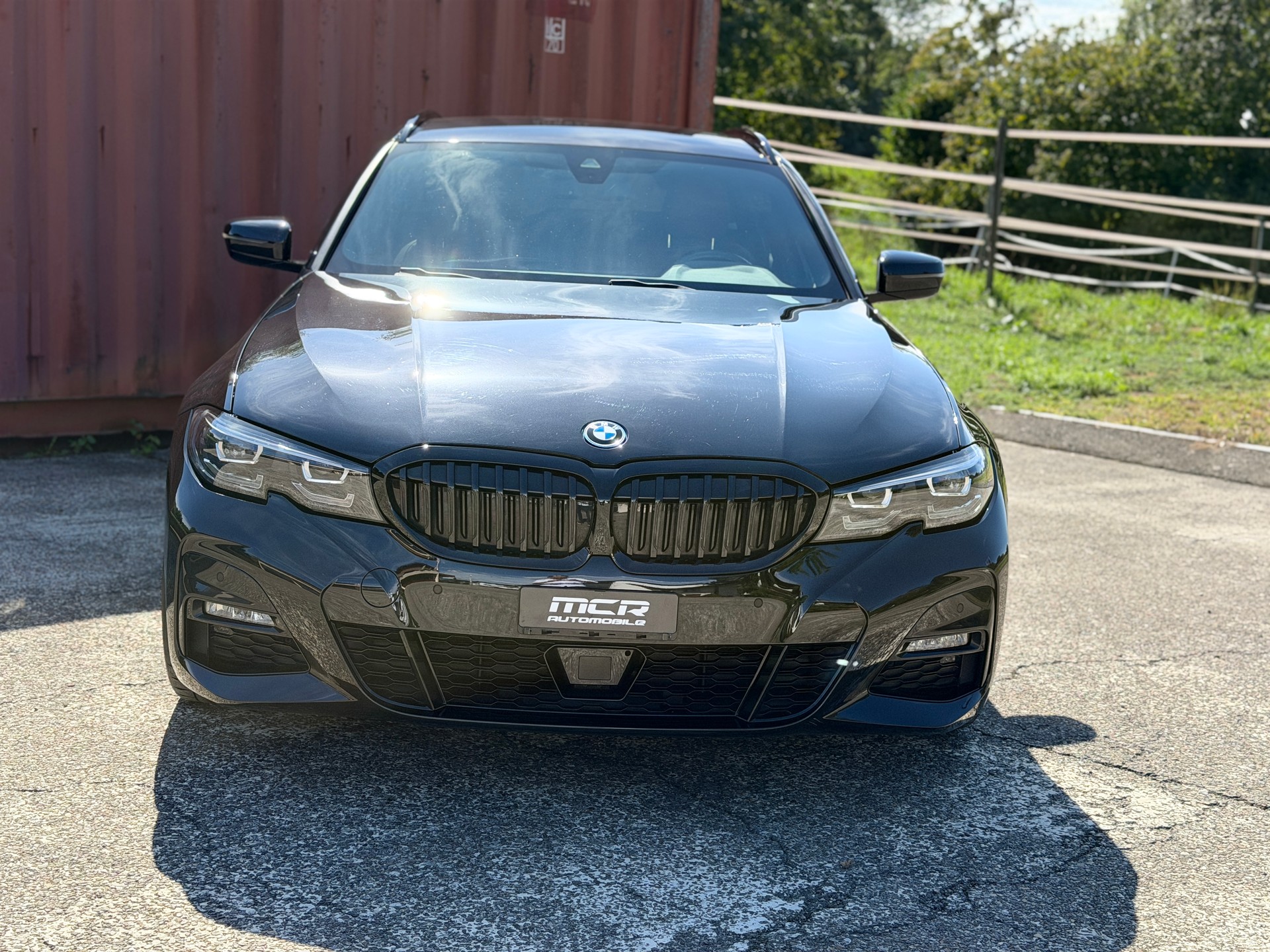 BMW 330e xDrive SAG Touring-image-4