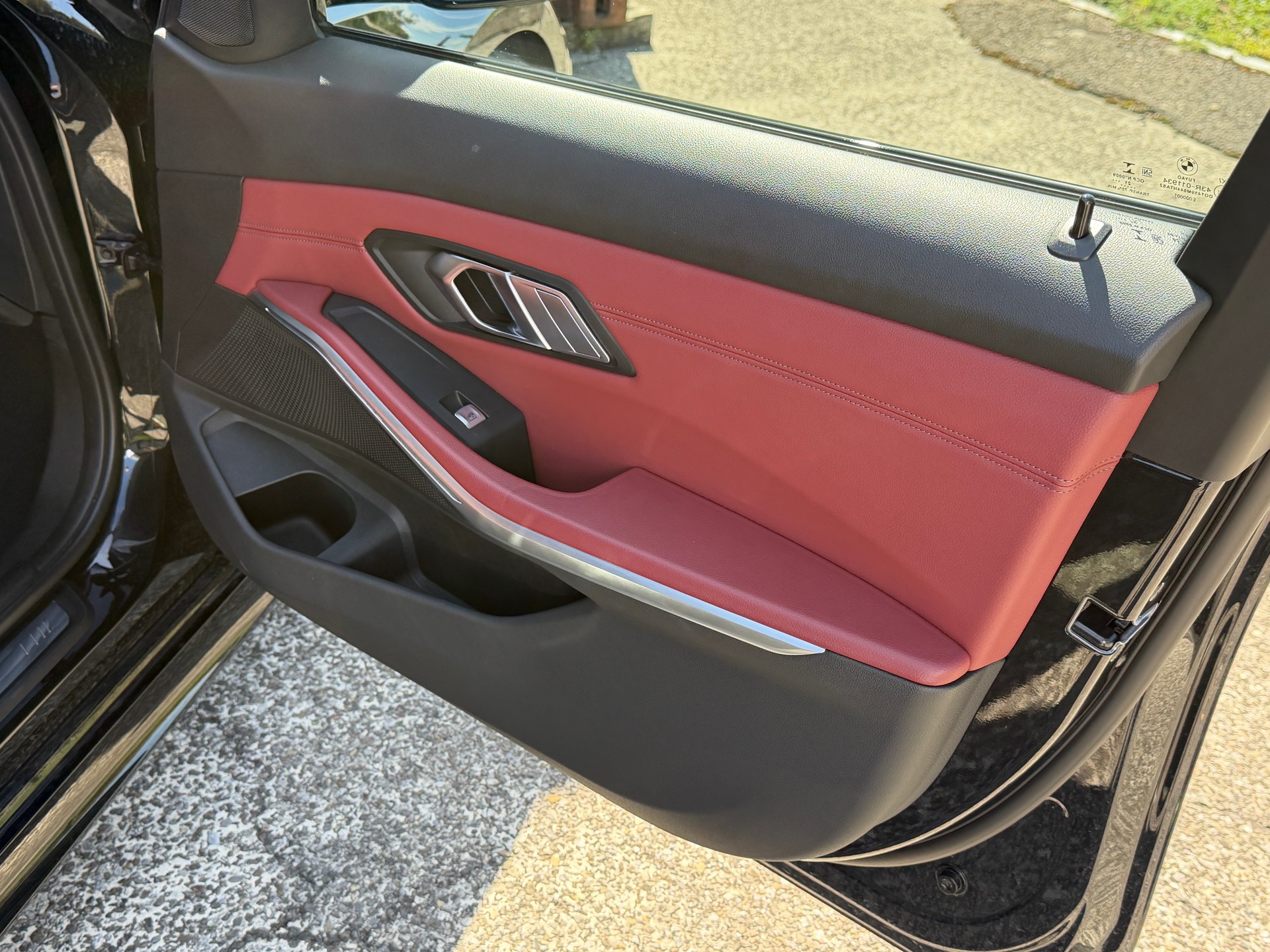 BMW 330e xDrive SAG Touring-image-13