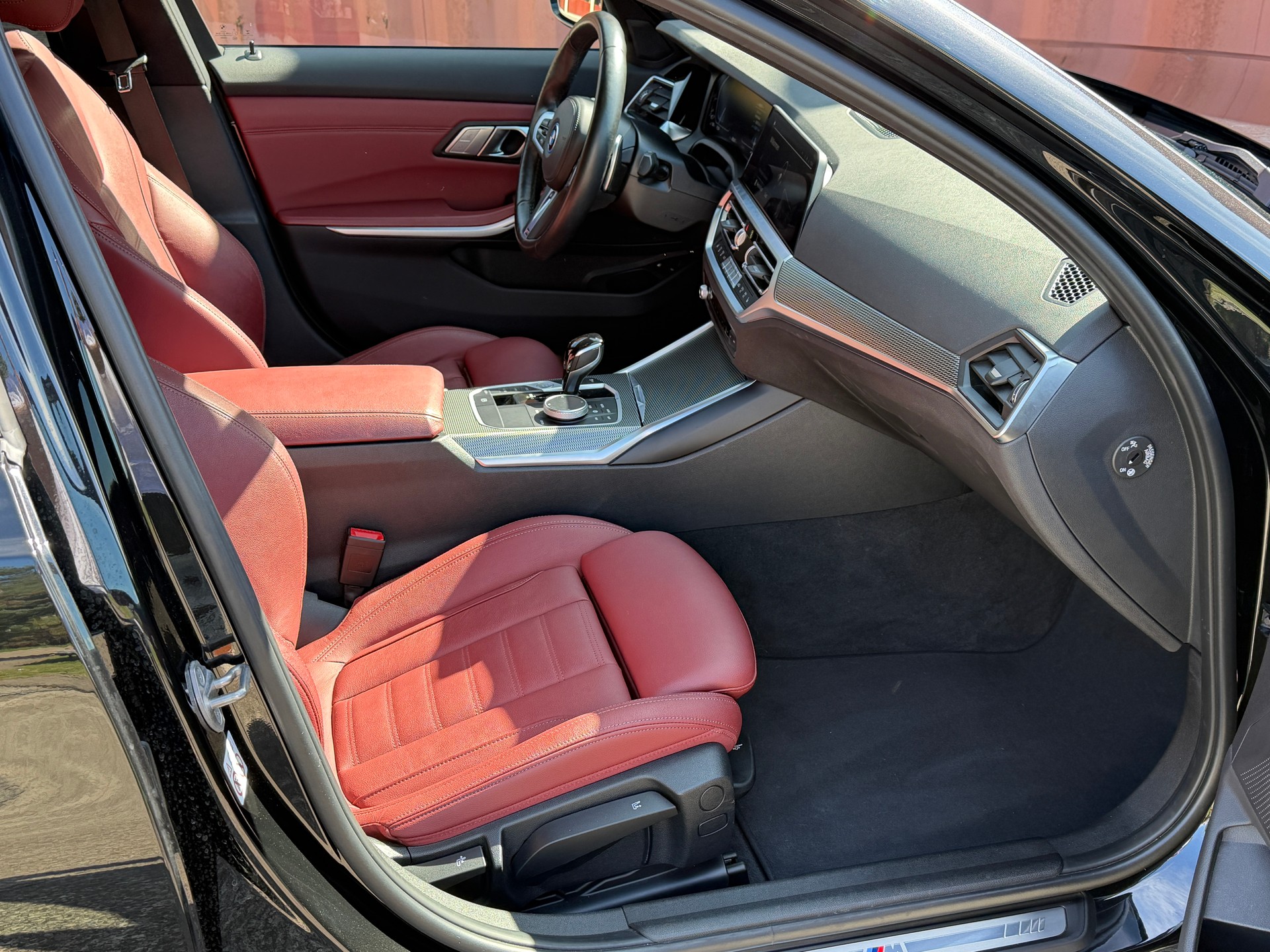 BMW 330e xDrive SAG Touring-image-11