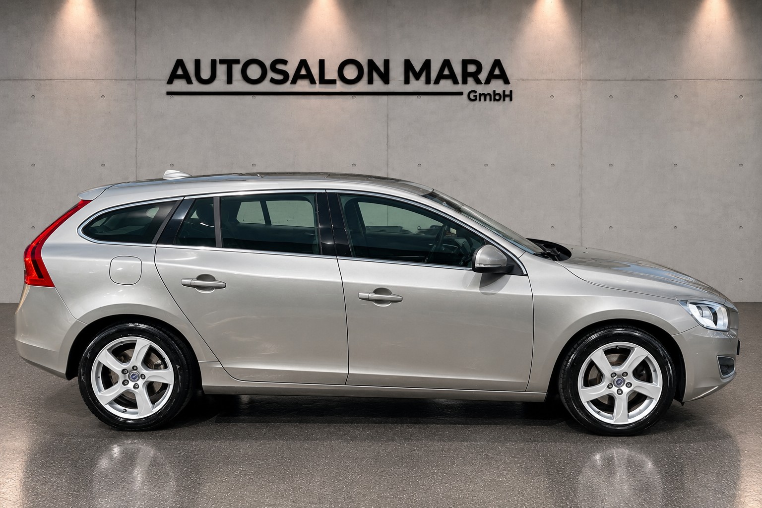 VOLVO V60 T4 Summum Powershift-image-5