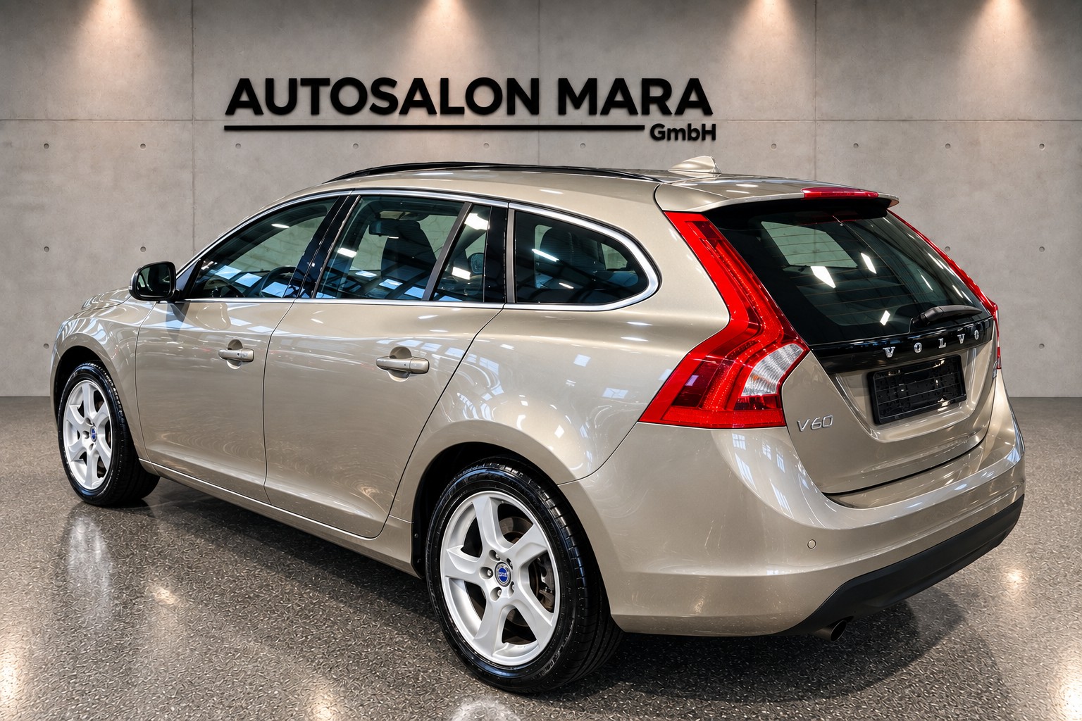 VOLVO V60 T4 Summum Powershift-image-3