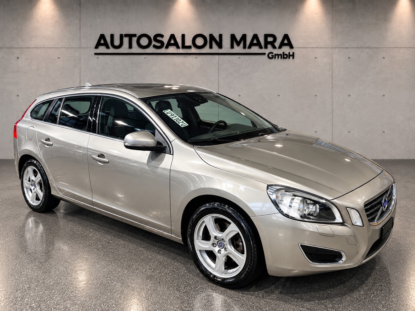 VOLVO V60 T4 Summum Powershift-image-4
