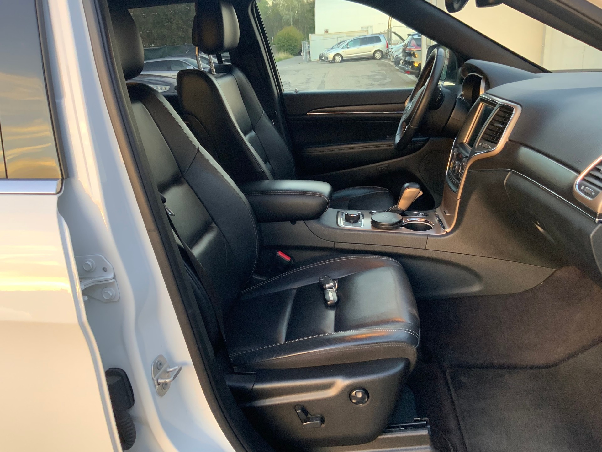 JEEP Grand Cherokee 3.0 CRD Limited Automatic-image-13