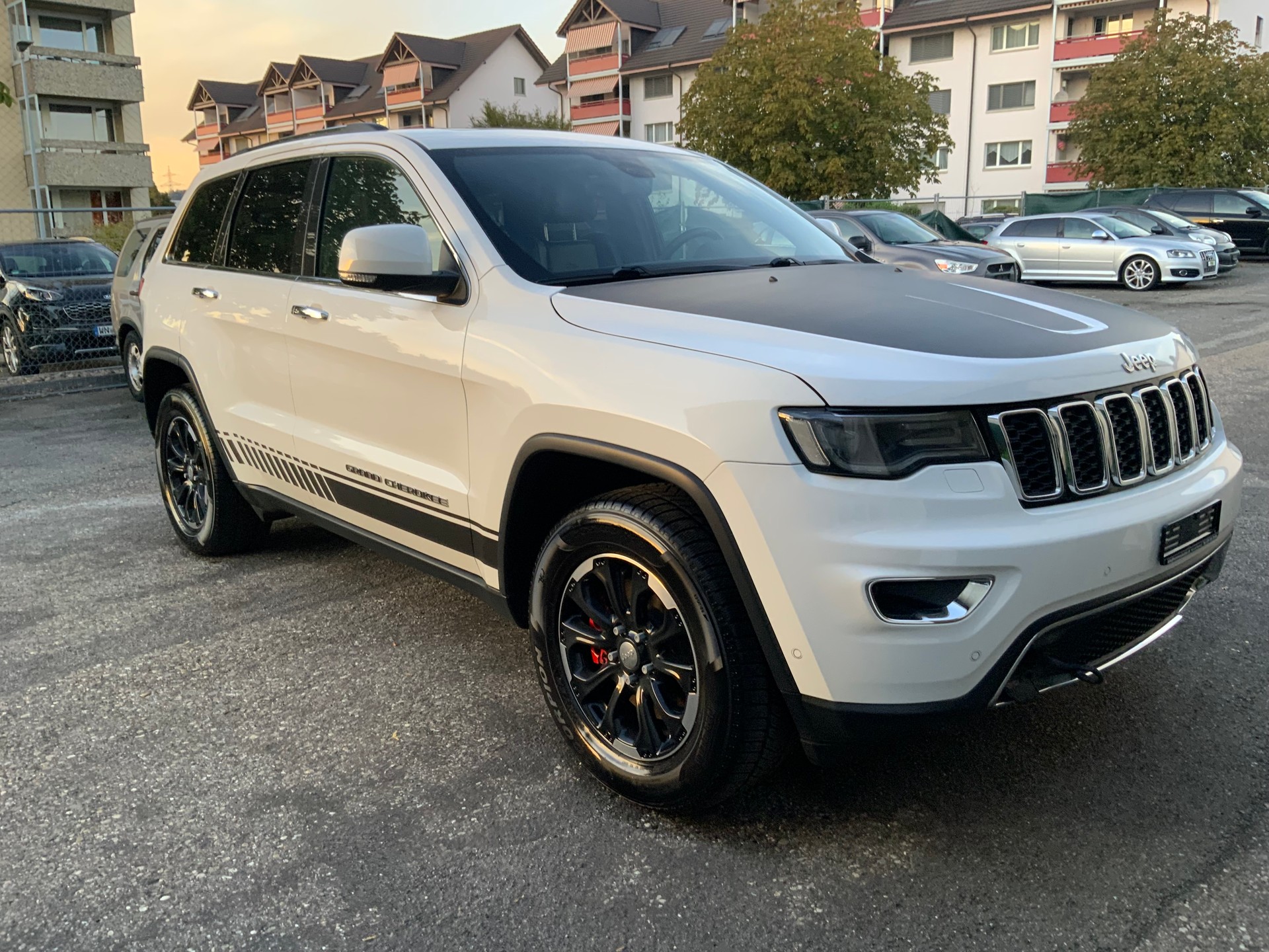 JEEP Grand Cherokee 3.0 CRD Limited Automatic-image-2