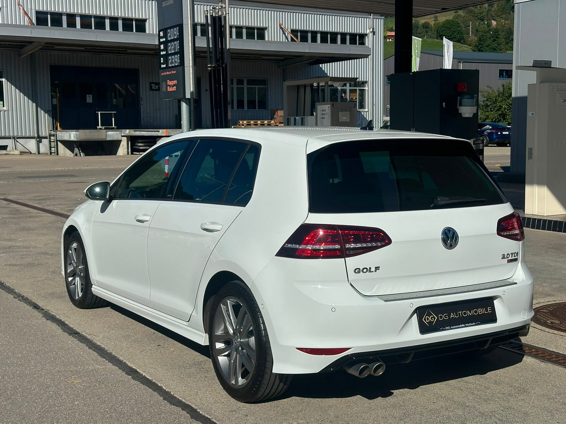 VW Golf 2.0 TDI Allstar R-Line 4Motion-image-4