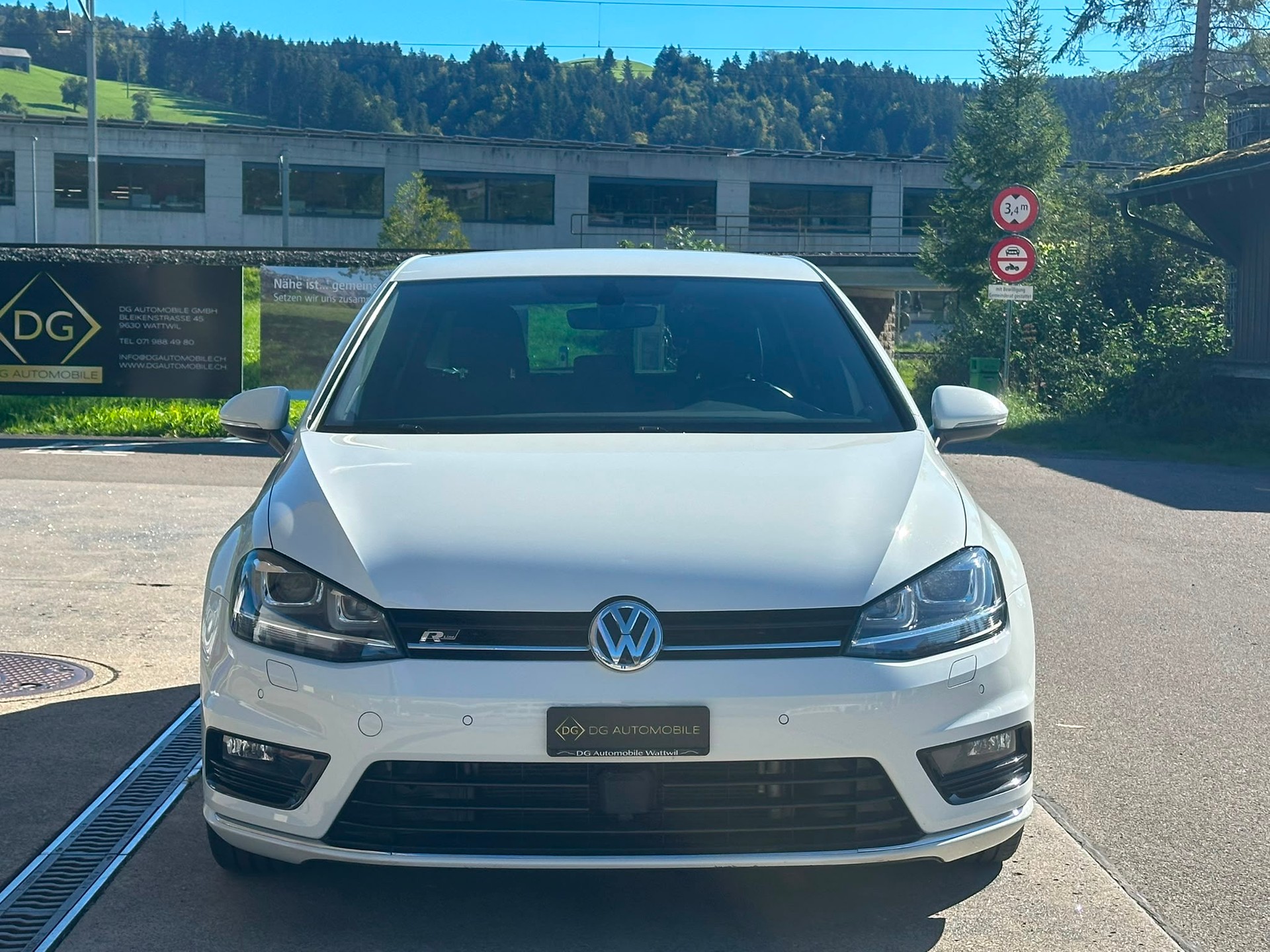 VW Golf 2.0 TDI Allstar R-Line 4Motion-image-1
