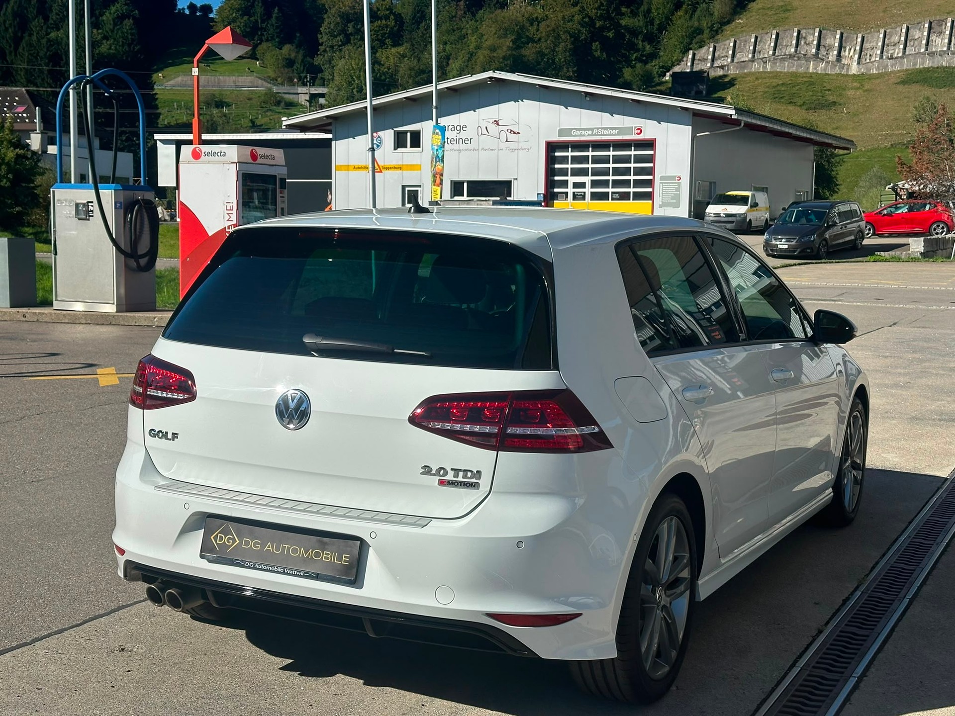 VW Golf 2.0 TDI Allstar R-Line 4Motion-image-5
