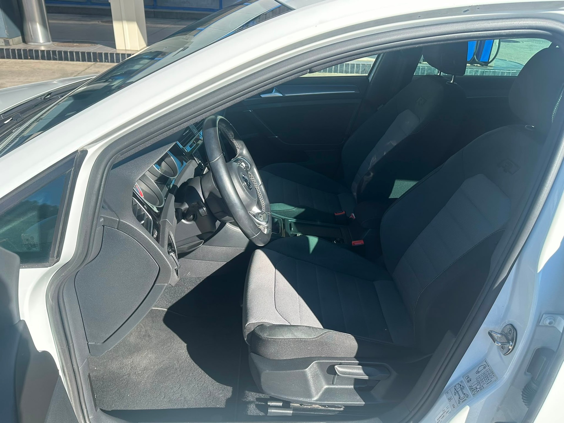 VW Golf 2.0 TDI Allstar R-Line 4Motion-image-11