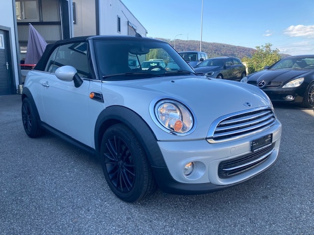 MINI Cooper Cabriolet-image-2