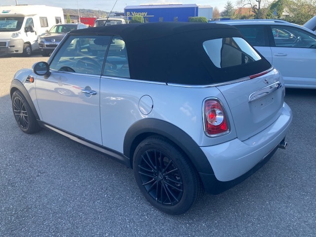 MINI Cooper Cabriolet-image-7