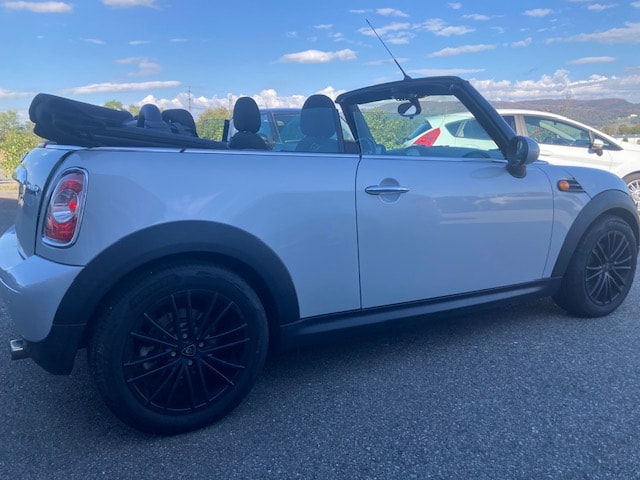 MINI Cooper Cabriolet-image-4
