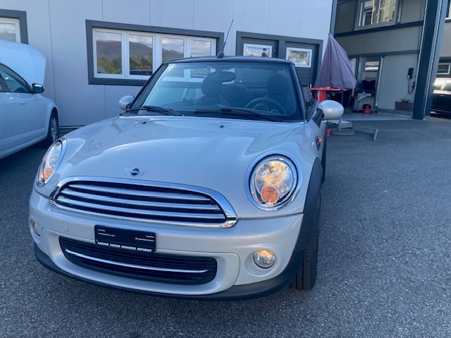 MINI Cooper Cabriolet-image-1