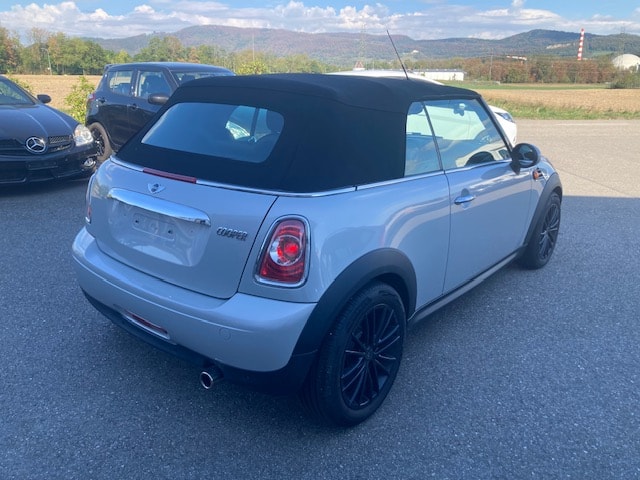 MINI Cooper Cabriolet-image-8