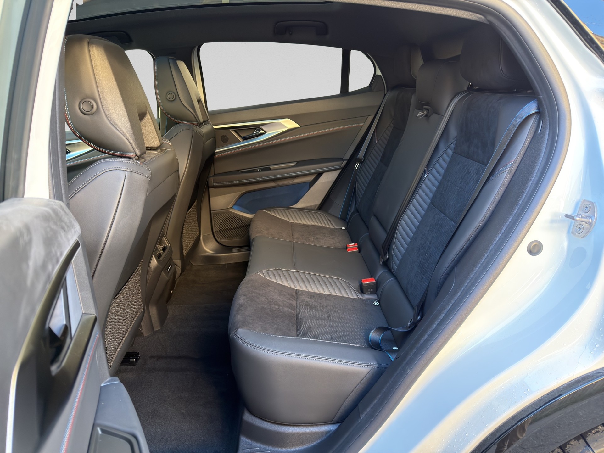 RENAULT Rafale 1.2 E-Tech Hybrid 200 Esprit Alpine-image-7