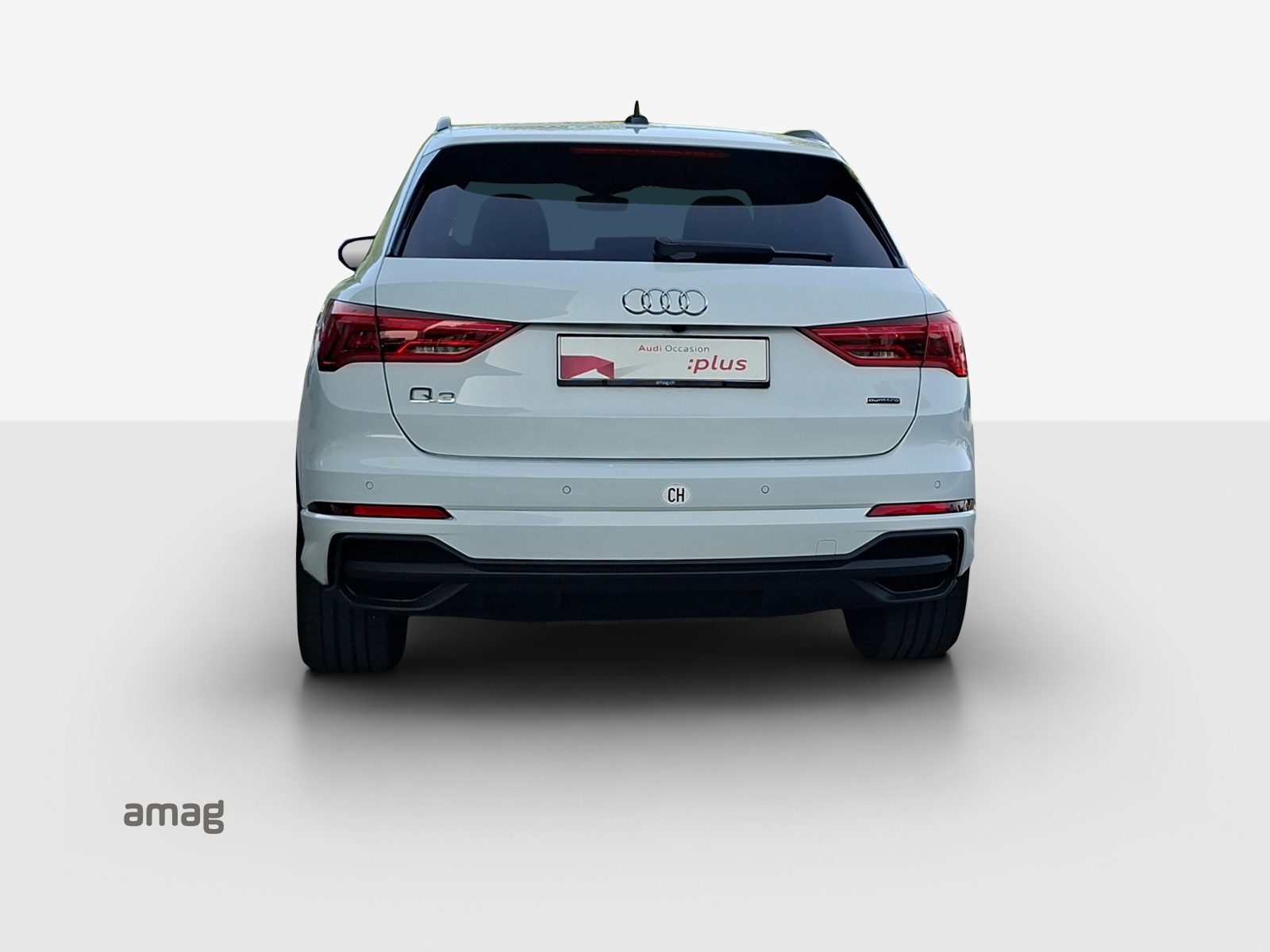 AUDI Q3 40 TFSI S line quattro S-tronic-image-3