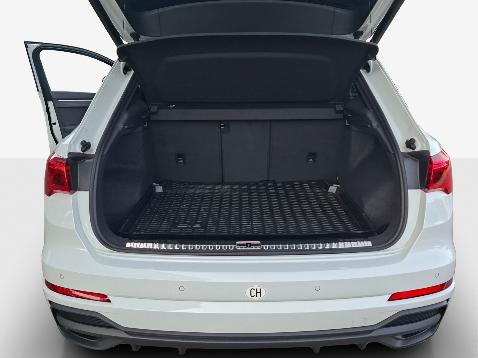 AUDI Q3 40 TFSI S line quattro S-tronic-image-12