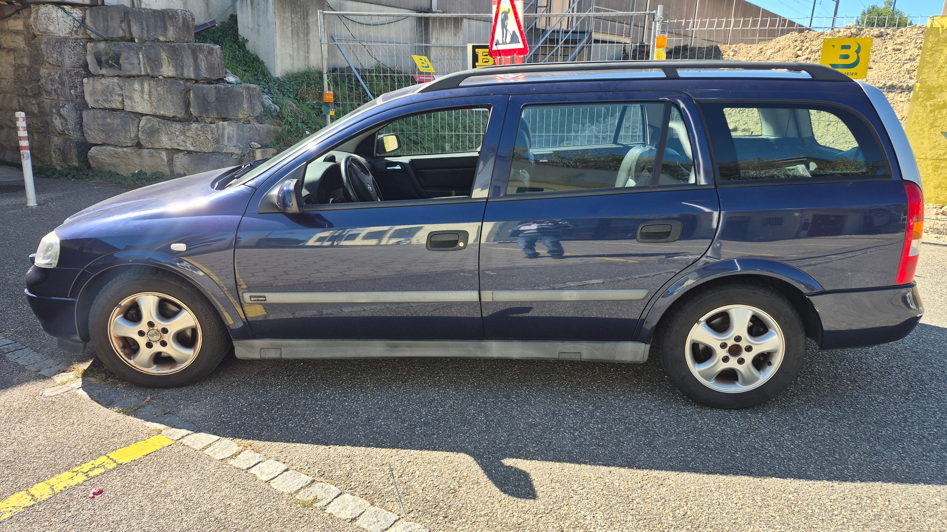 OPEL Astra Caravan 2.2i 16V Edition 2000 Navi-image-6