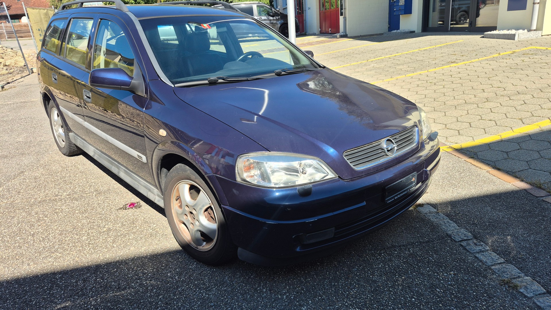 OPEL Astra Caravan 2.2i 16V Edition 2000 Navi-image-1