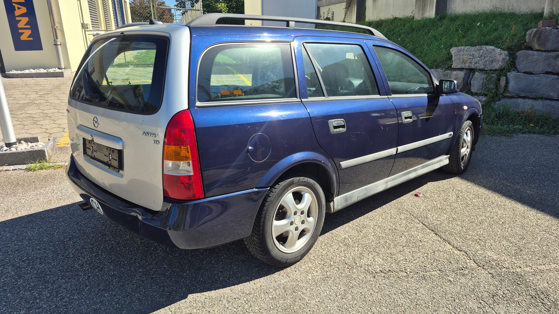 OPEL Astra Caravan 2.2i 16V Edition 2000 Navi-image-3