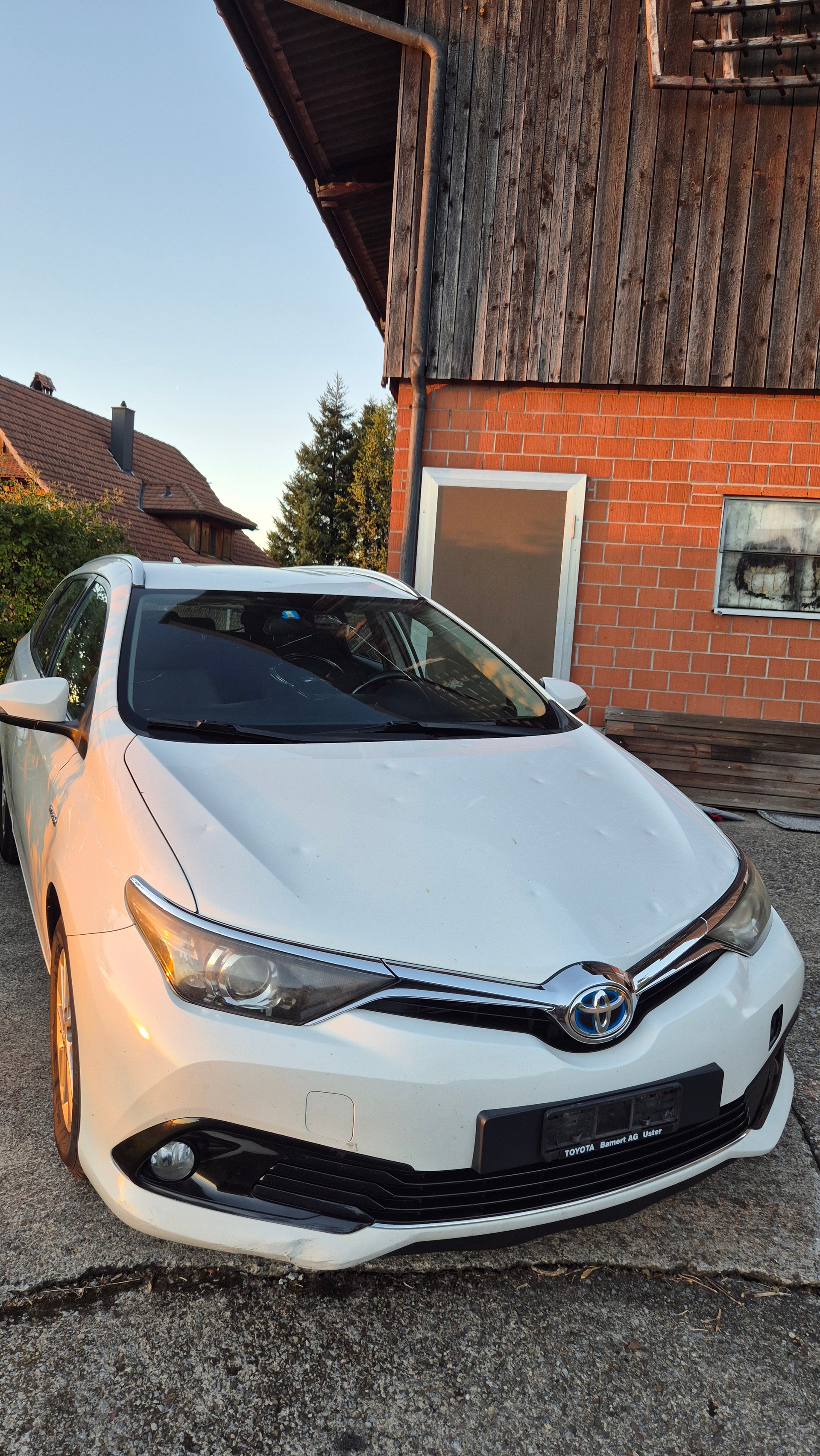 TOYOTA Auris Touring Sports 1.8 HSD Style e-CVT-image-15