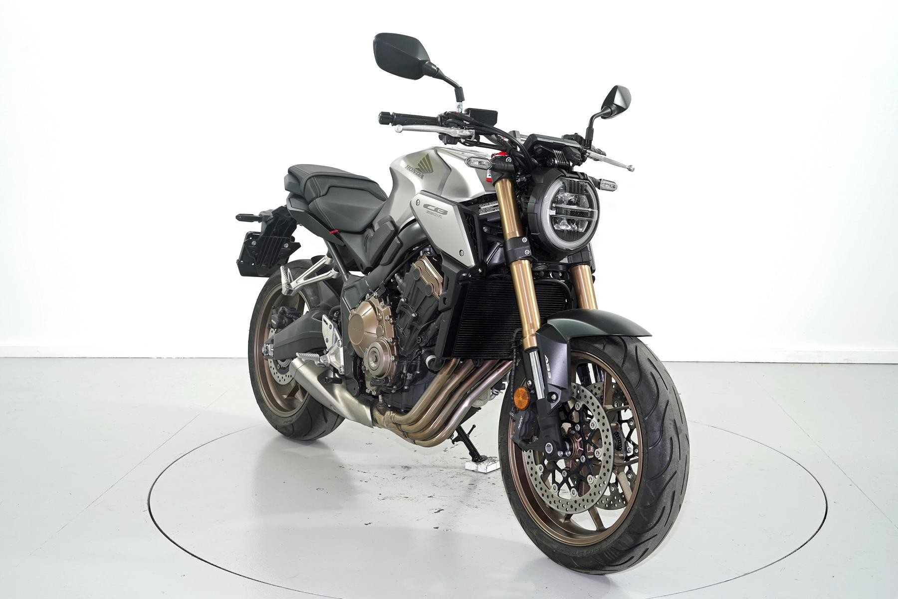 HONDA CB 650 R ABS-showroom-element-1
