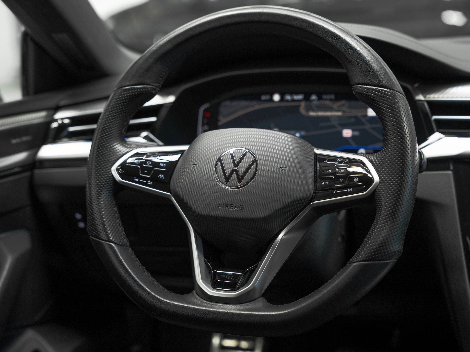 VW Arteon 2.0 TSI BMT R-Line DSG-image-23