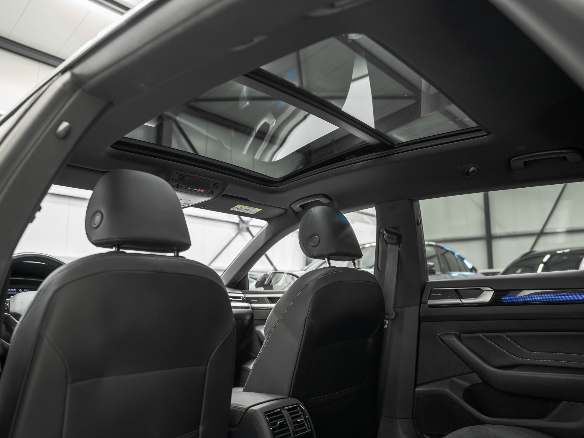 VW Arteon 2.0 TSI BMT R-Line DSG-image-10