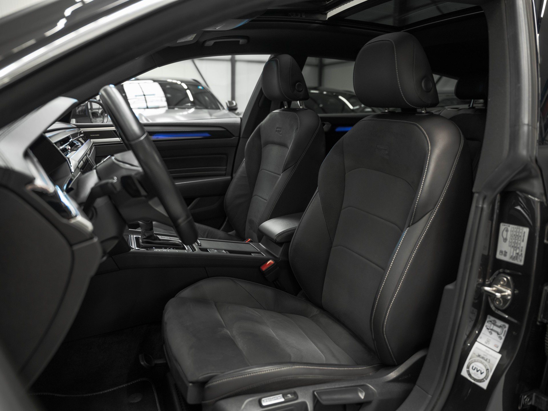 VW Arteon 2.0 TSI BMT R-Line DSG-image-8