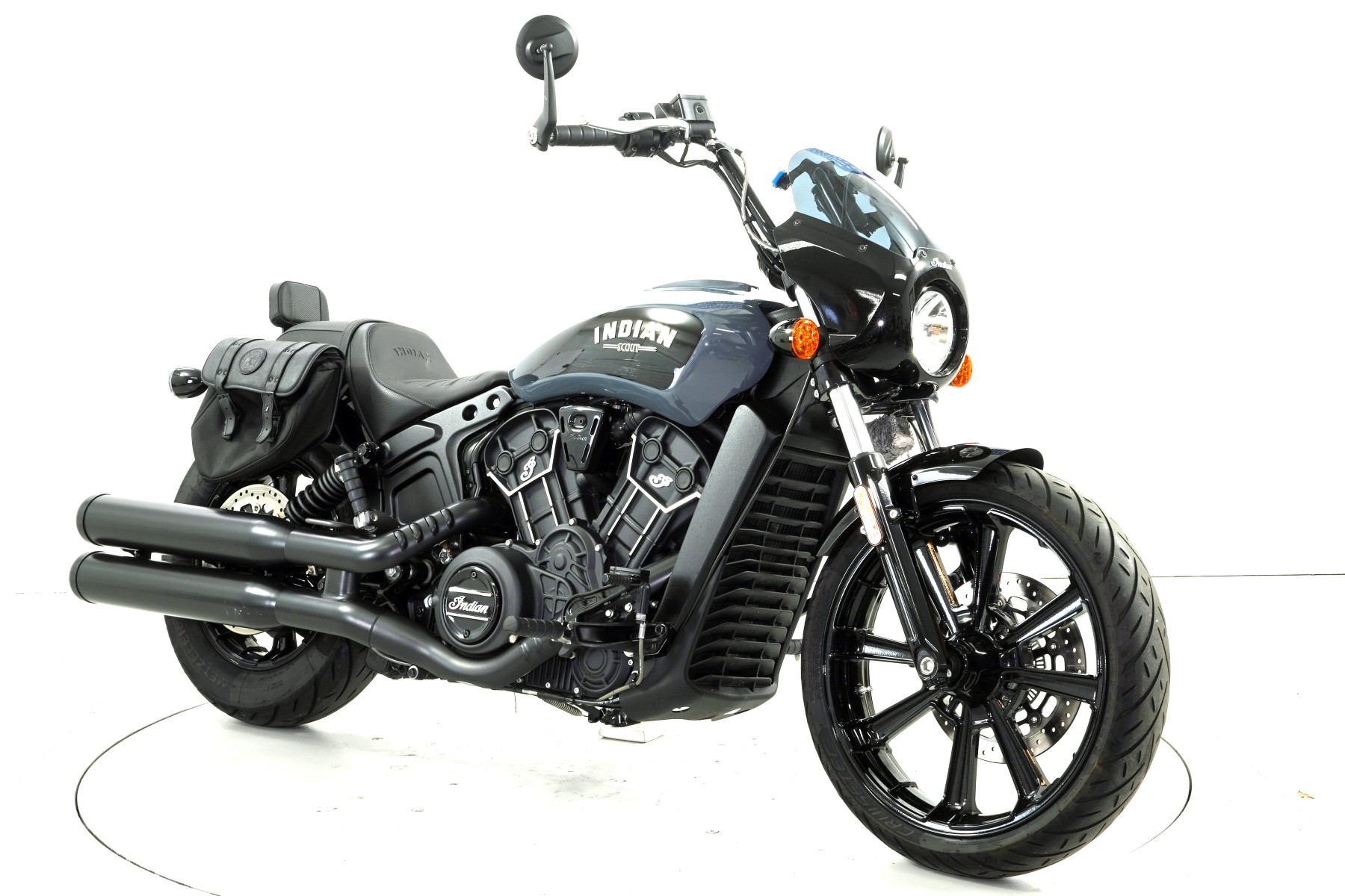 INDIAN Scout Rouge ABS-showroom-element-1