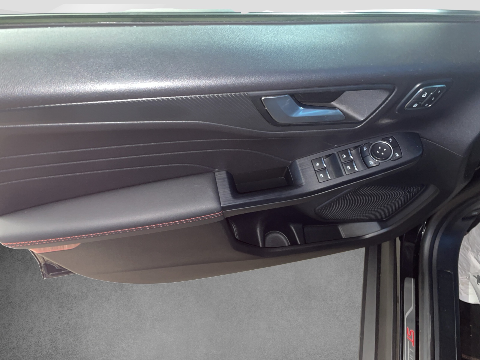FORD Kuga 2.5 Hybrid ST-Line X 4x4-image-11