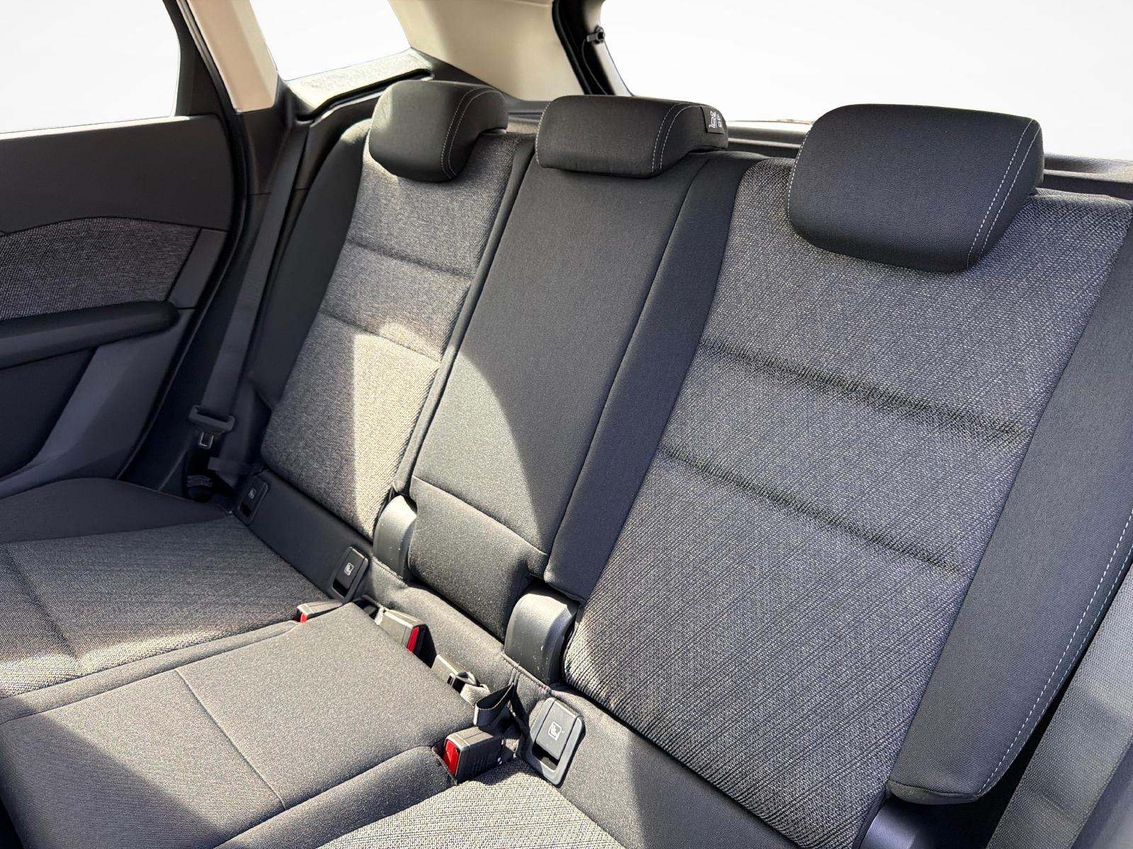 BMW 218d Active Tourer-image-18