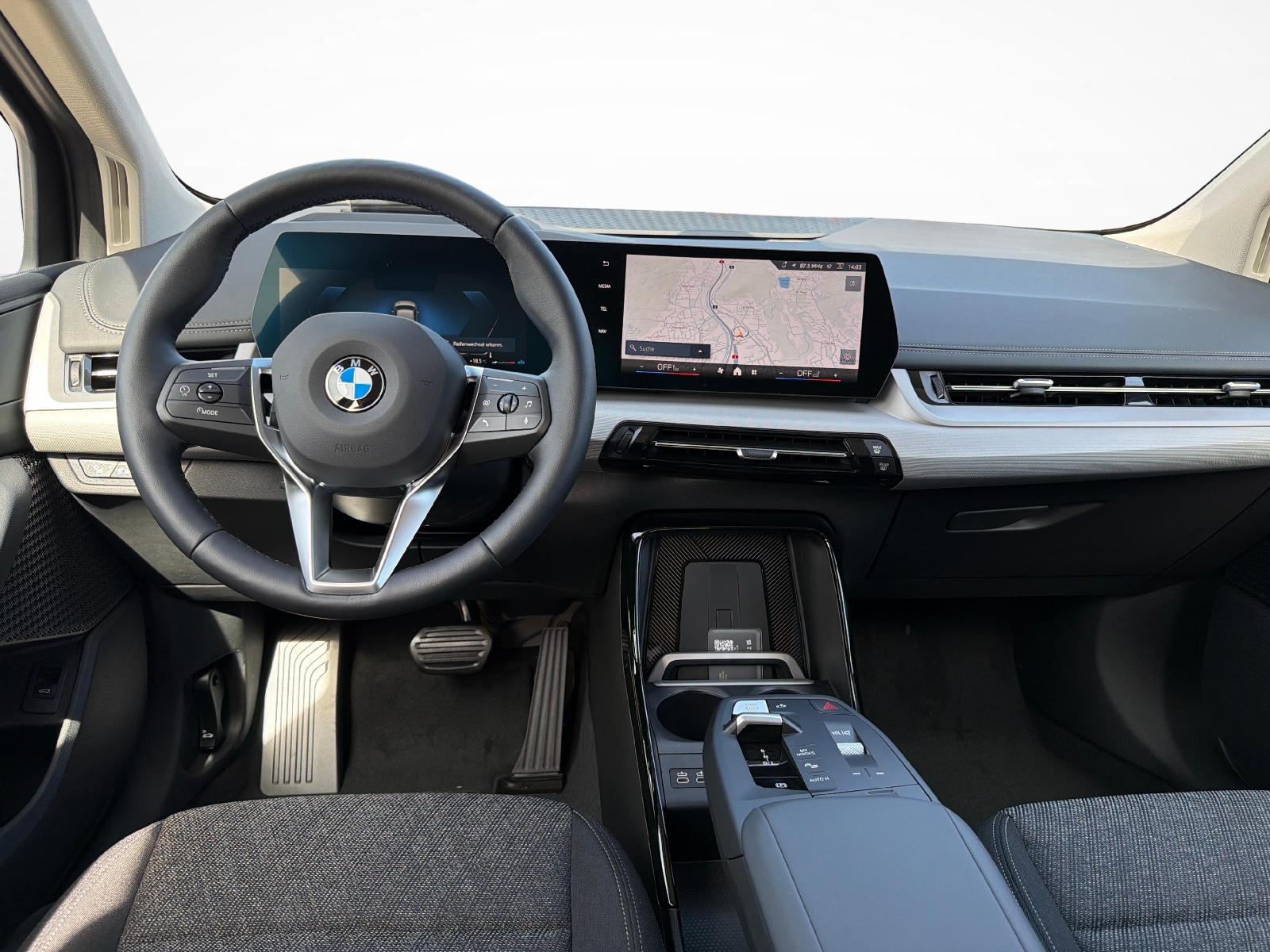 BMW 218d Active Tourer-image-10
