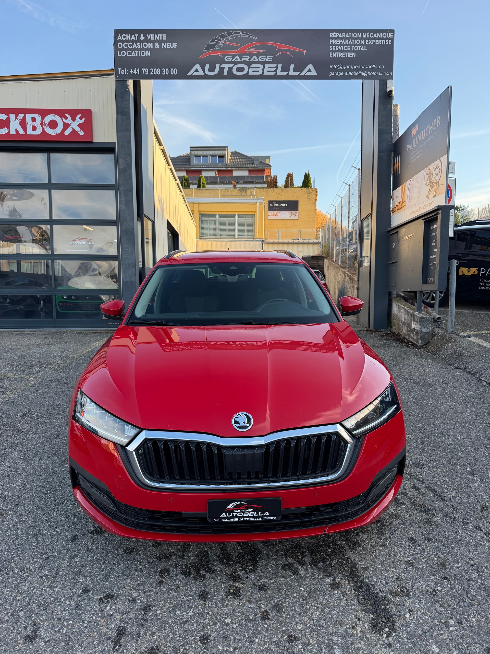 SKODA Octavia Combi 2.0 TDI DSG Ambition-image-0