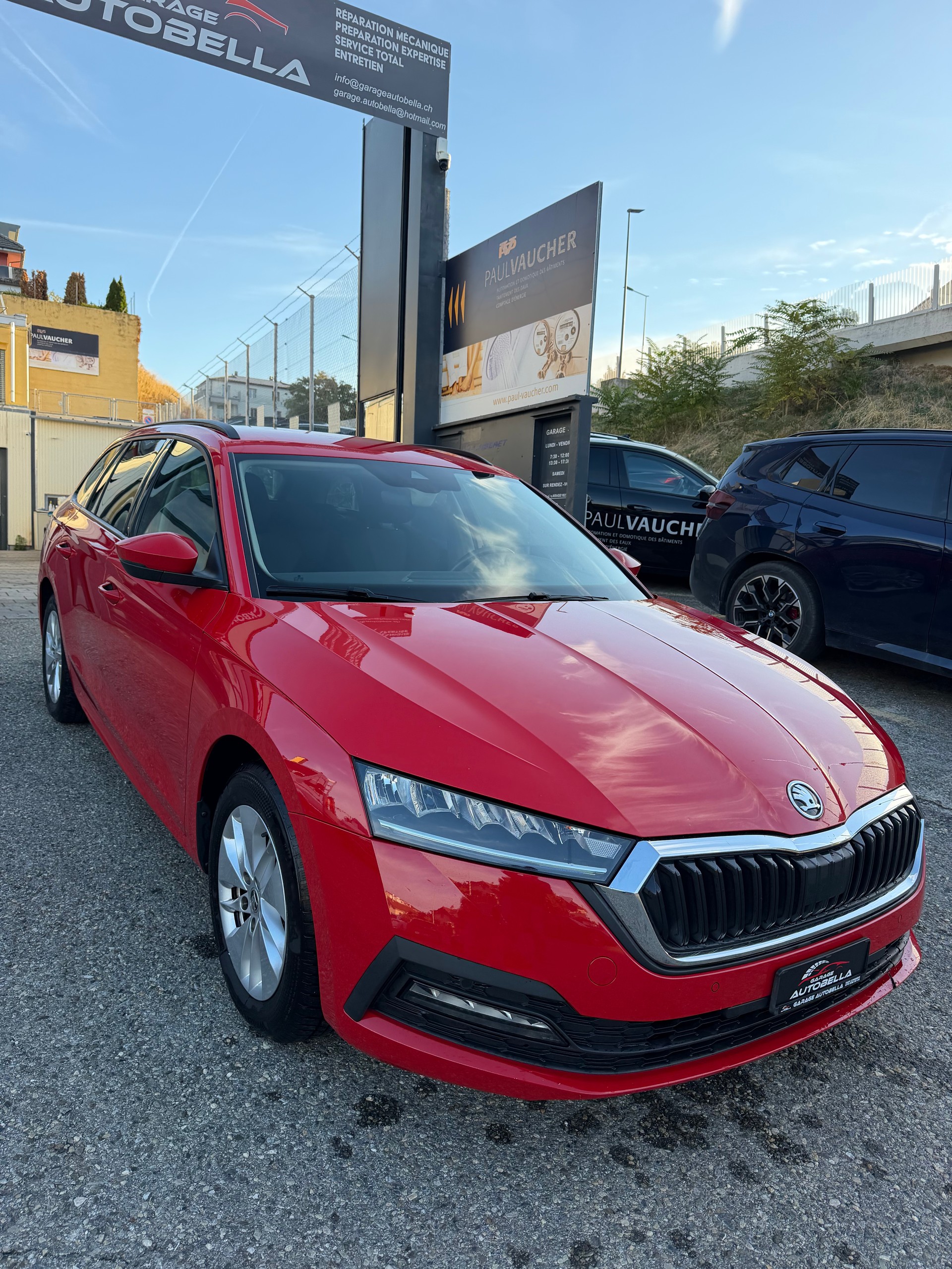 SKODA Octavia Combi 2.0 TDI DSG Ambition-image-2