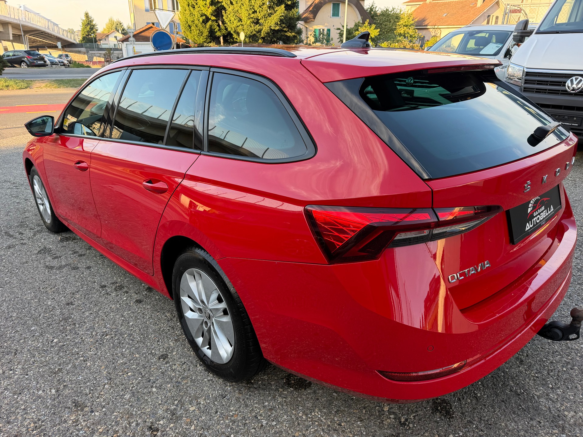SKODA Octavia Combi 2.0 TDI DSG Ambition-image-5