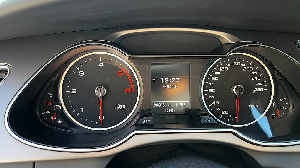 AUDI A4 Avant 2.0 TDI quattro S-tronic-image-2