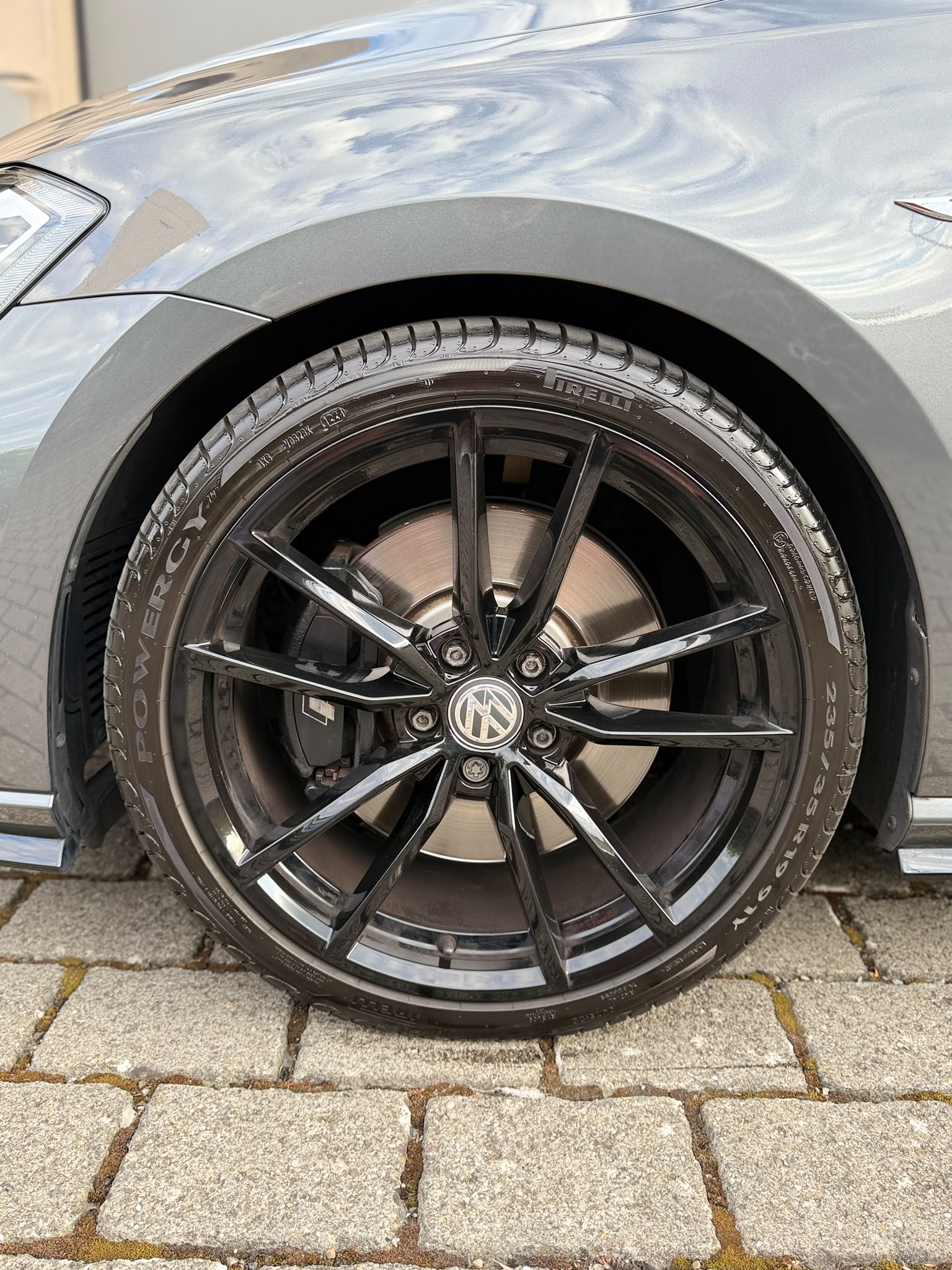 VW 2.0 TSI R DSG 4motion-image-5