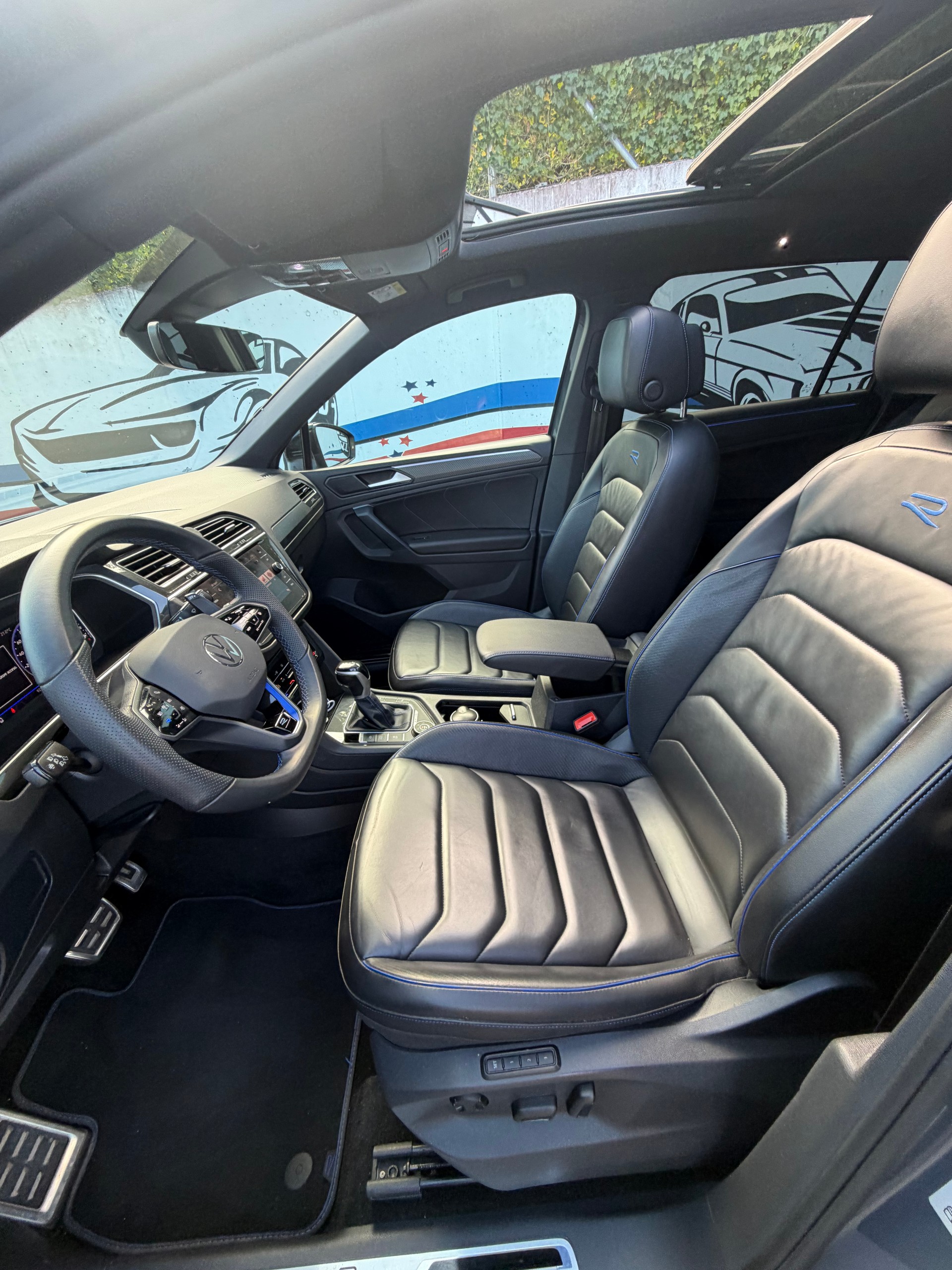 VW Tiguan 2.0TSI R 75 Edition 4Motion DSG-image-7
