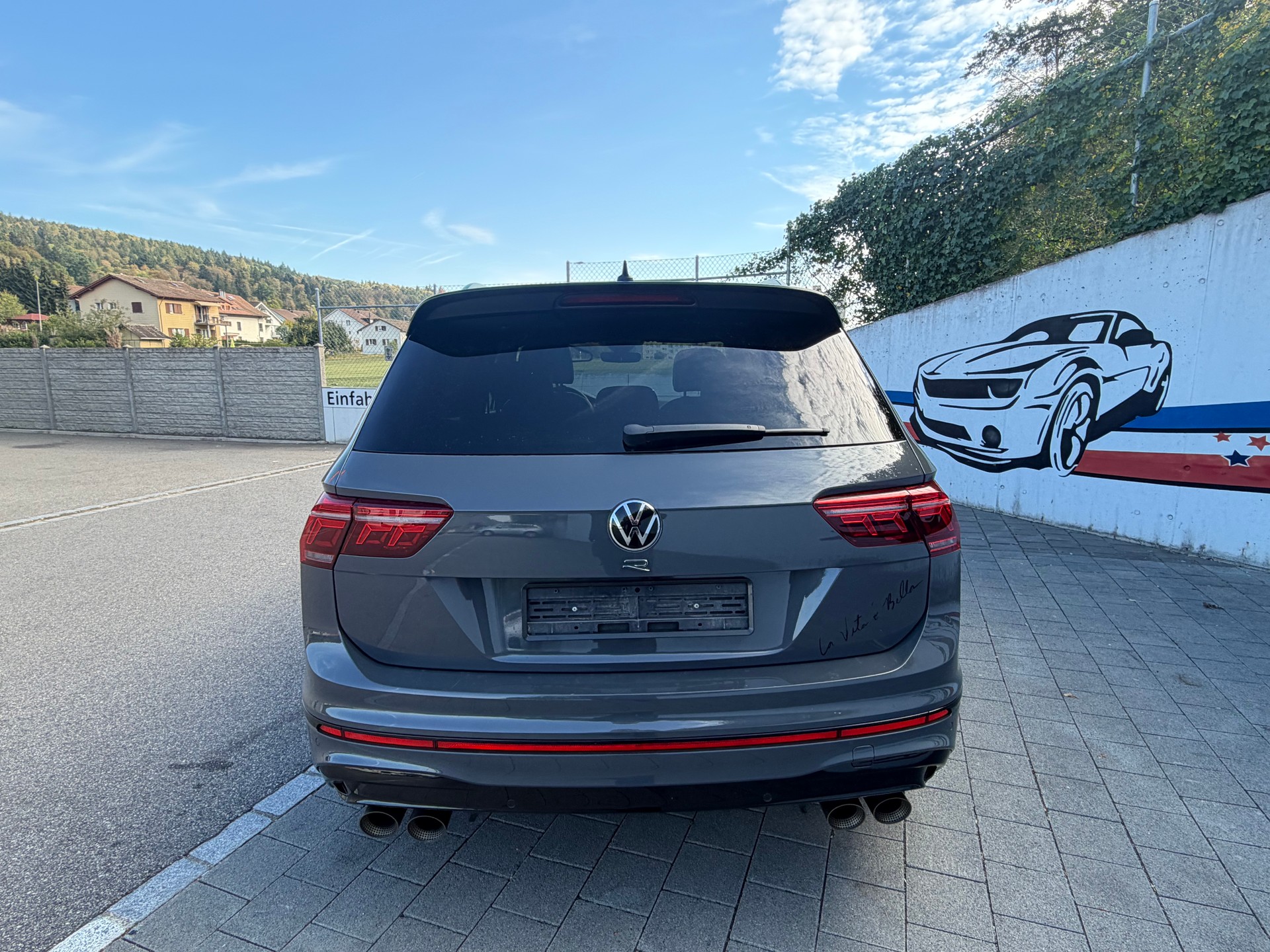 VW Tiguan 2.0TSI R 75 Edition 4Motion DSG-image-3